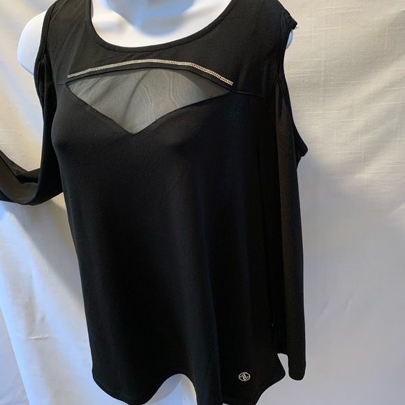 Cute cold shoulder top- Swingy with some Blingy!😁 - Picture 4 of 5